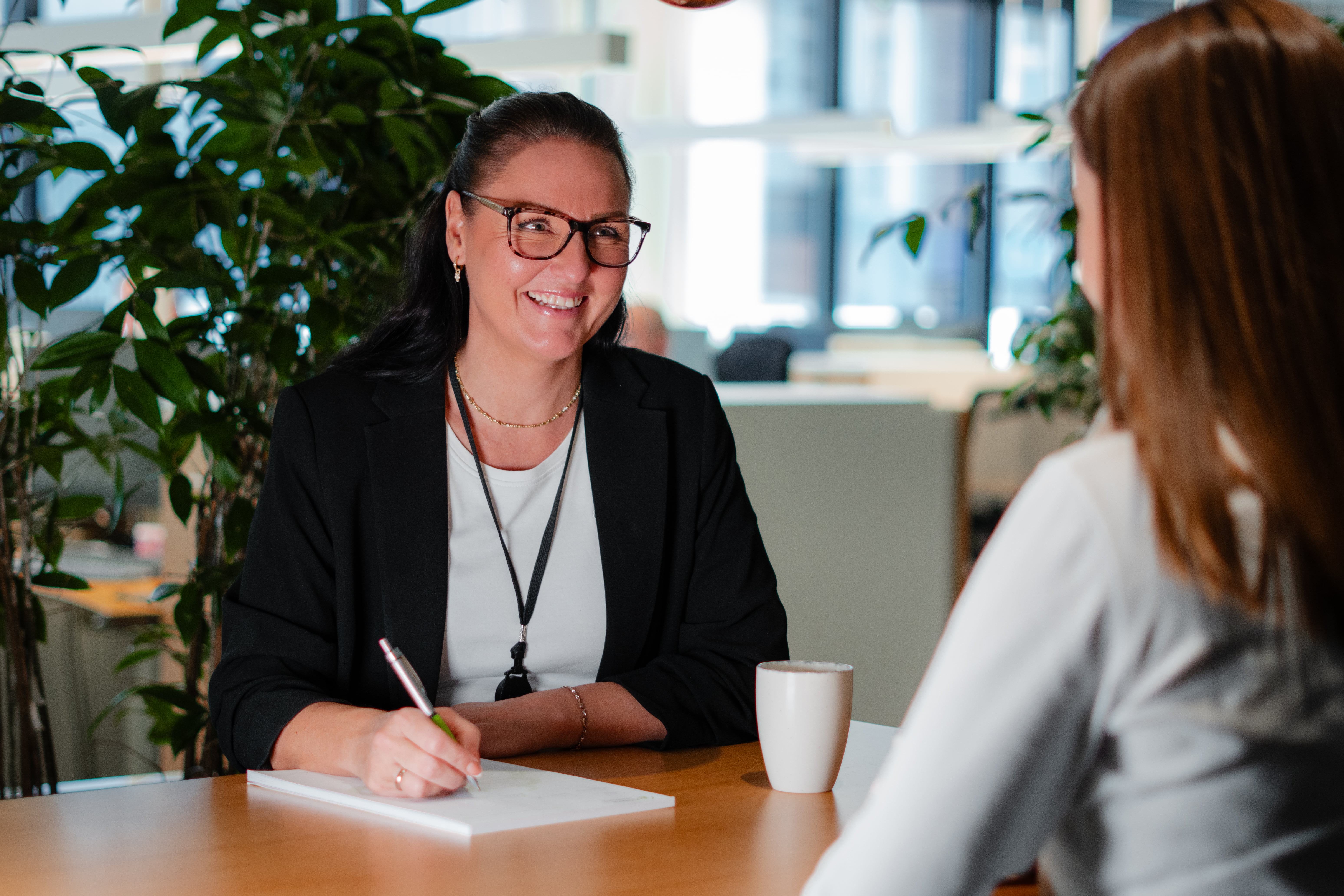 Jeanette Veiby har et møte med en kunde